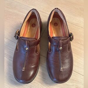 Clark's brown misses shoes